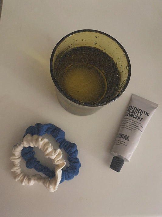 Hair Tie Ease Cream White Scrunchie Premium Hair Accessories | Sustainable Susi haargumi plastikfrei creme weiß musselin