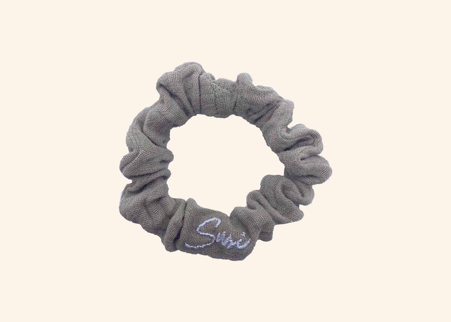Hair Tie Ease Cappuccino Greige Scrunchie Premium Hair Accessories | Sustainable Susi musselin baumwolle gots haargummi bio
