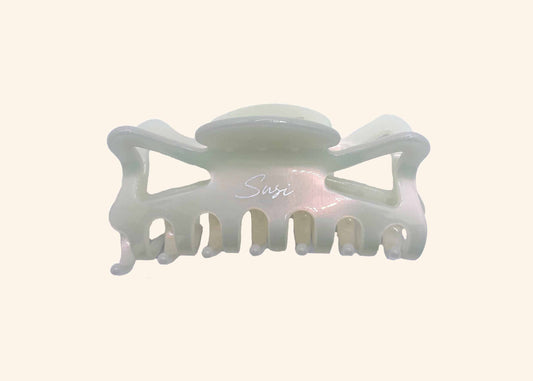 Butterfly Hair Clip Mother of Pearl Cream | eco friendly hair accessories | Sustainable Susi perlmutt eco bio plastikfrei