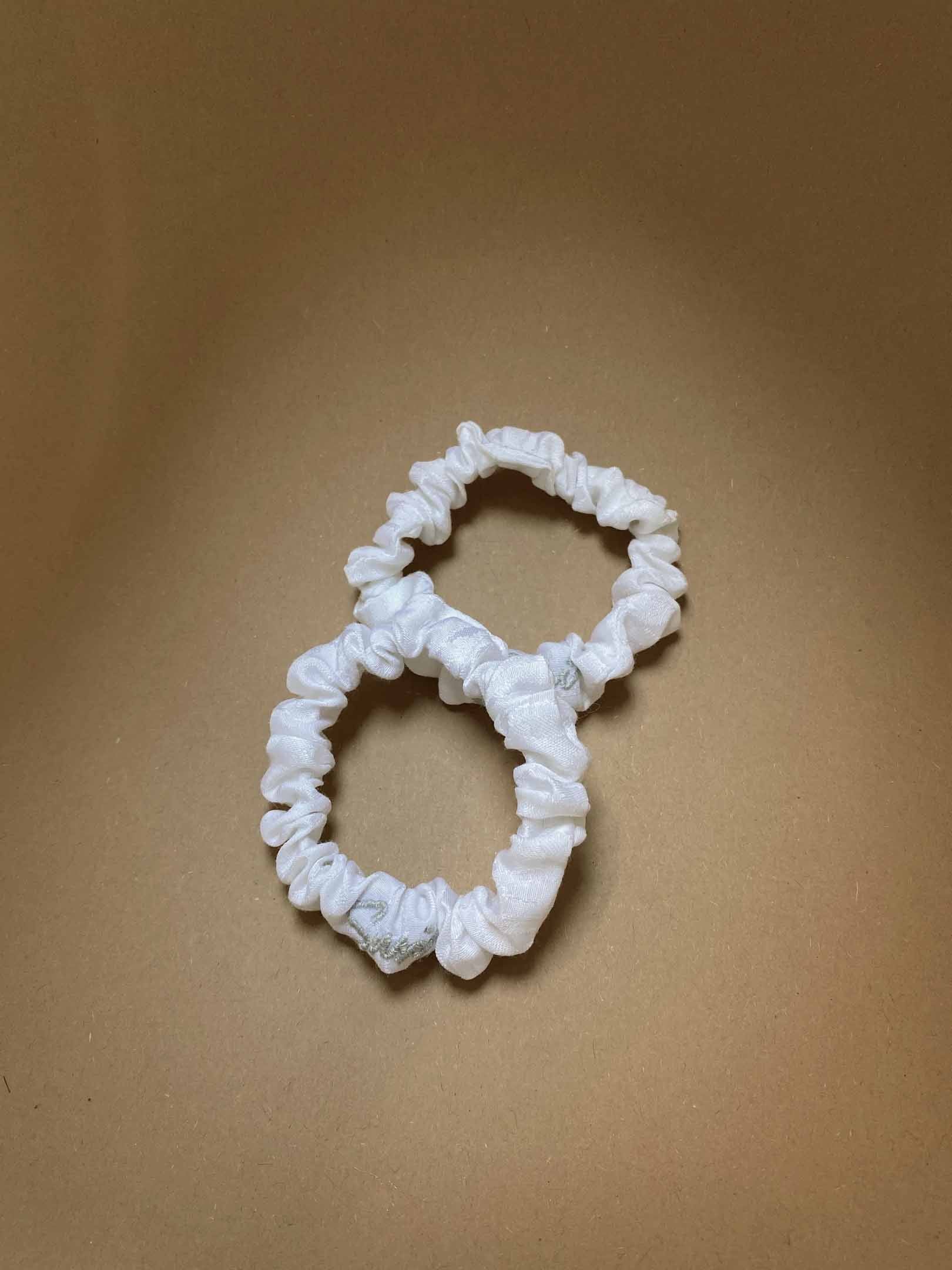 Hair Tie Rebirth Bridesmaid White Scrunchie Premium Hair Accessories | Sustainable Susi haargummi bio plastikfrei weiß 