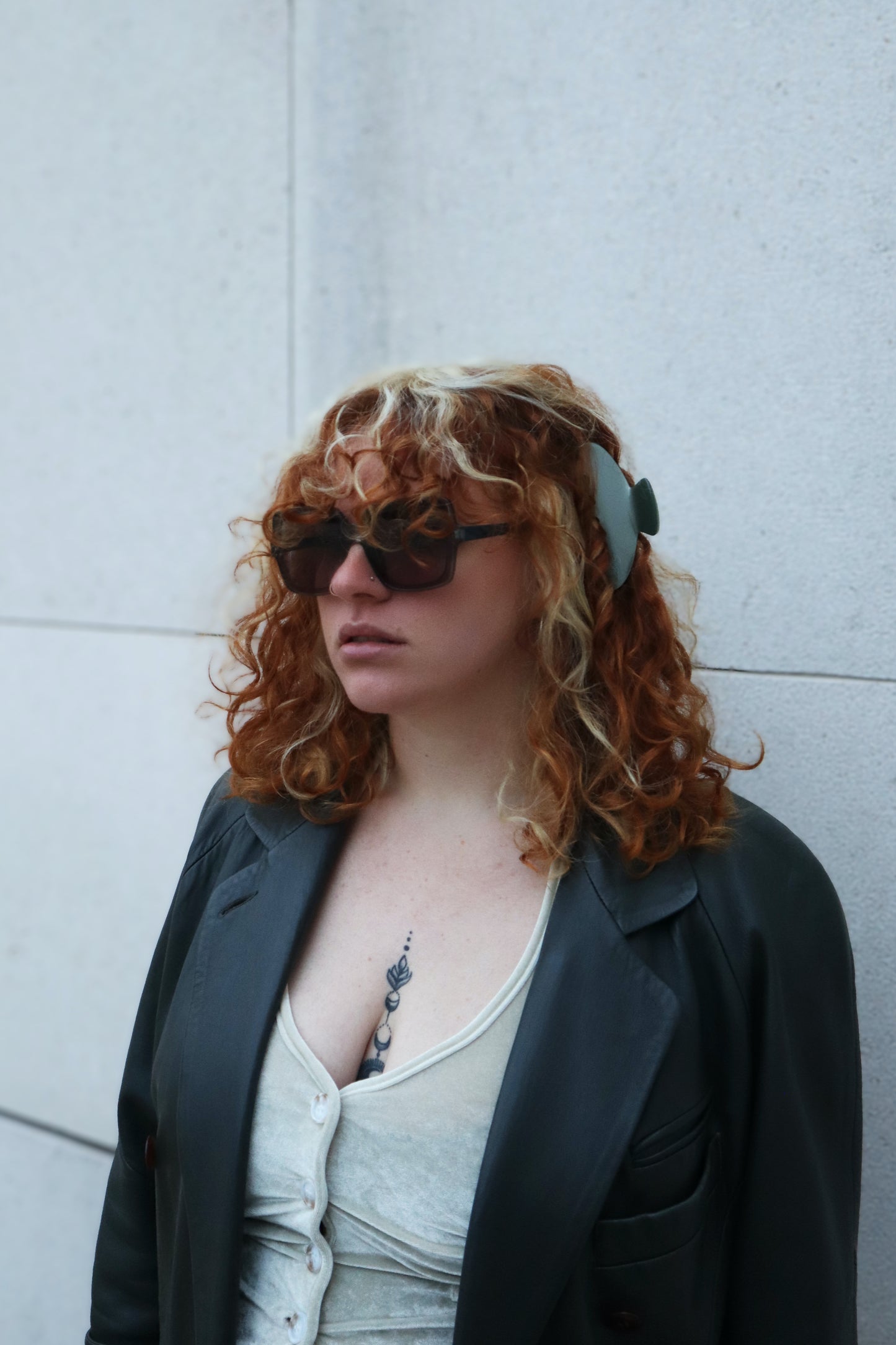 nachhaltige plastifreie Haarspange bio ohne plastik cellulose Haarklammer clawclip vegan grün salbei glossy qualität