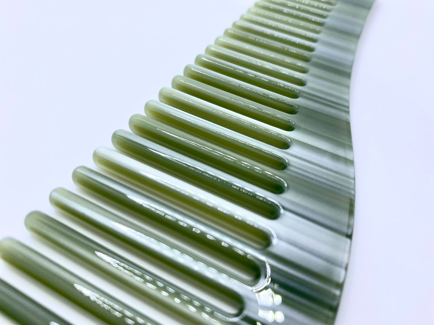 kamm kämme plastikfrei cellulose acetate nachhaltig bio grün green gestreift streifen stripes arty