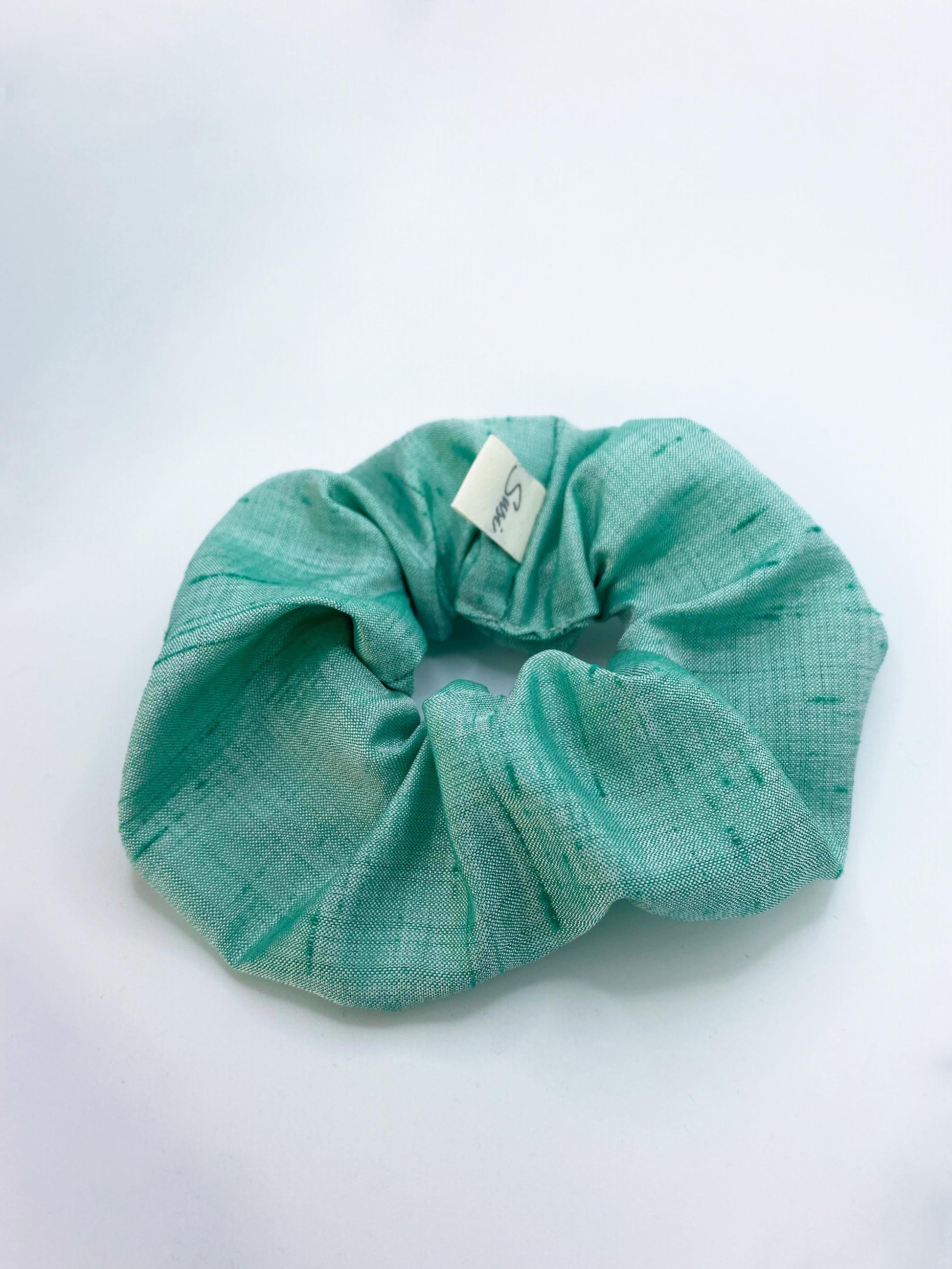 nachhaltige plastifreie haargummi scrunchie seide türkis rohseide qualität made in germany ohne plastik naturkautschuk